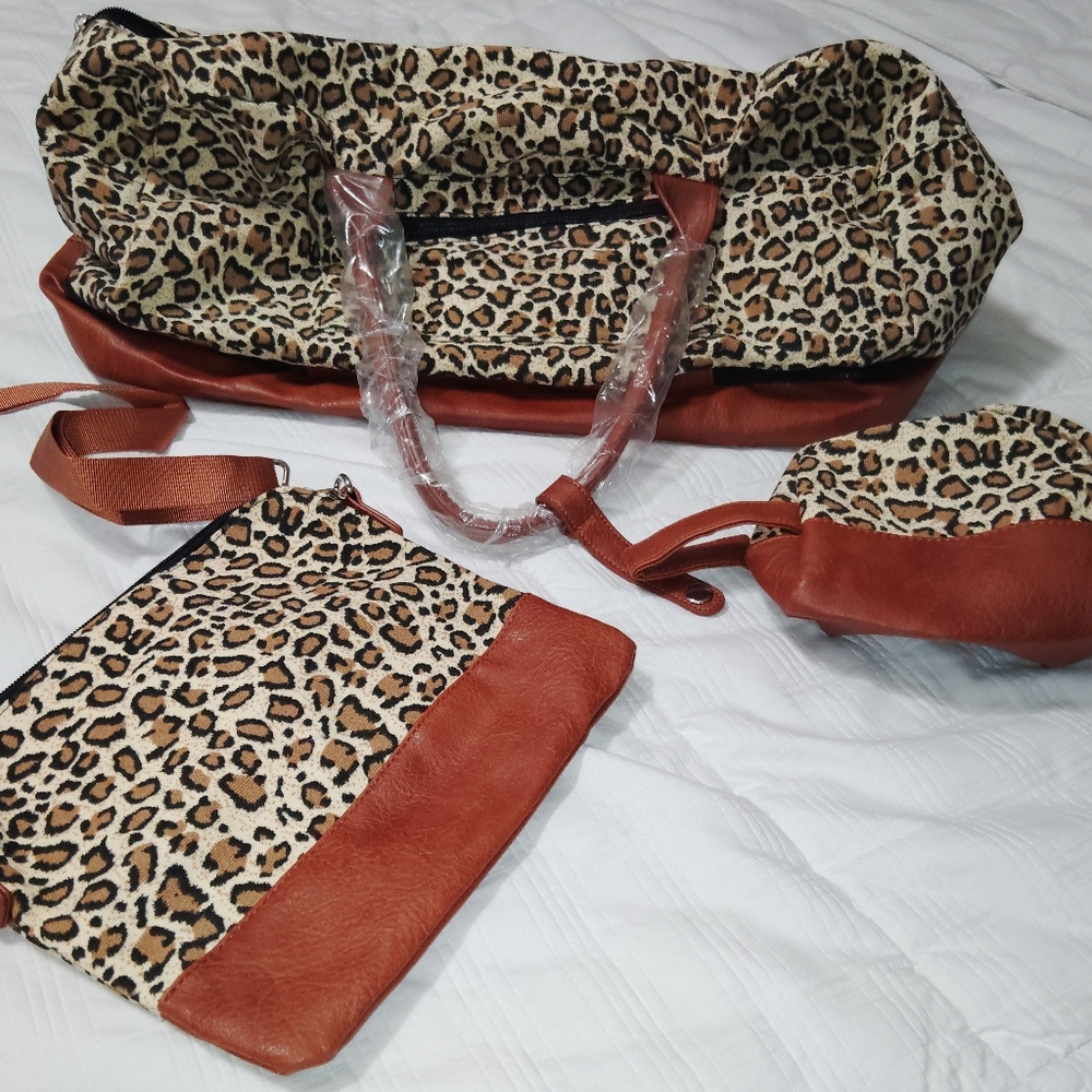 Traveling 3 piece tote bag